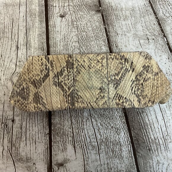 Vintage R&Y Augousti Genuine Snakeskin Clutch Stringray Closure Unique Classy - Picture 3 of 6